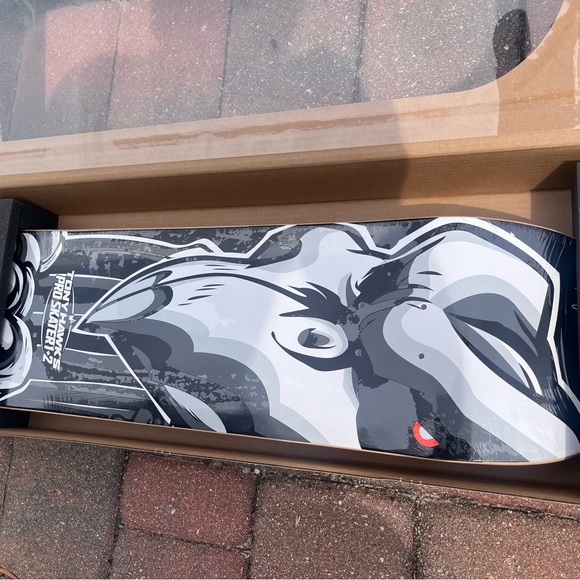 Tony Hawk Skateboard - Picture 4 of 4